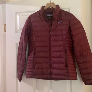 Patagonia cranberry puffer with side pockets